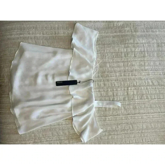 NWT KRISA REVOLVE Off One Shoulder Sexy Flowy White Tank Top Blouse Size Small - Picture 4 of 6